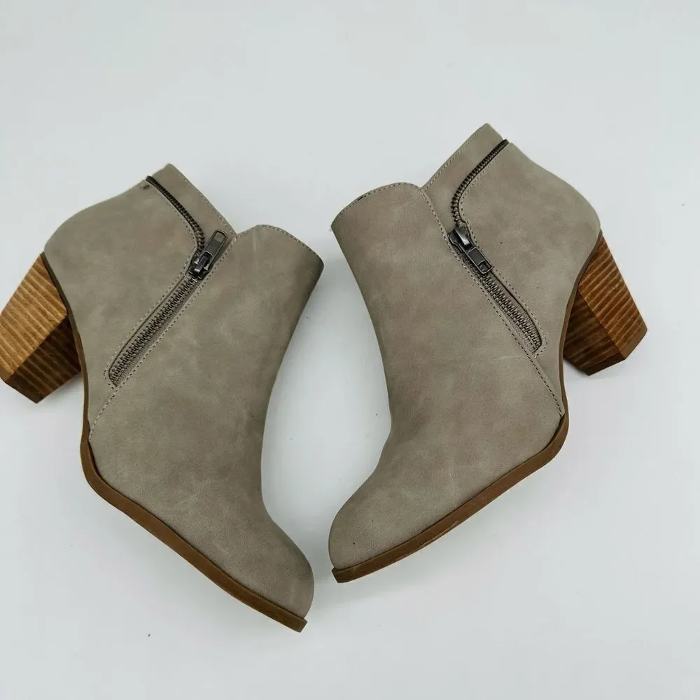 Report Footwear Women's Zipper Faux Leather Upper Corra Booties